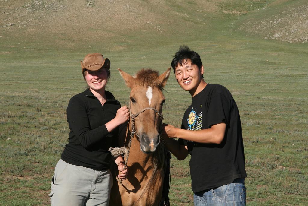 Golden Gobi Hostel & Tours Ulaanbaatar Exterior foto